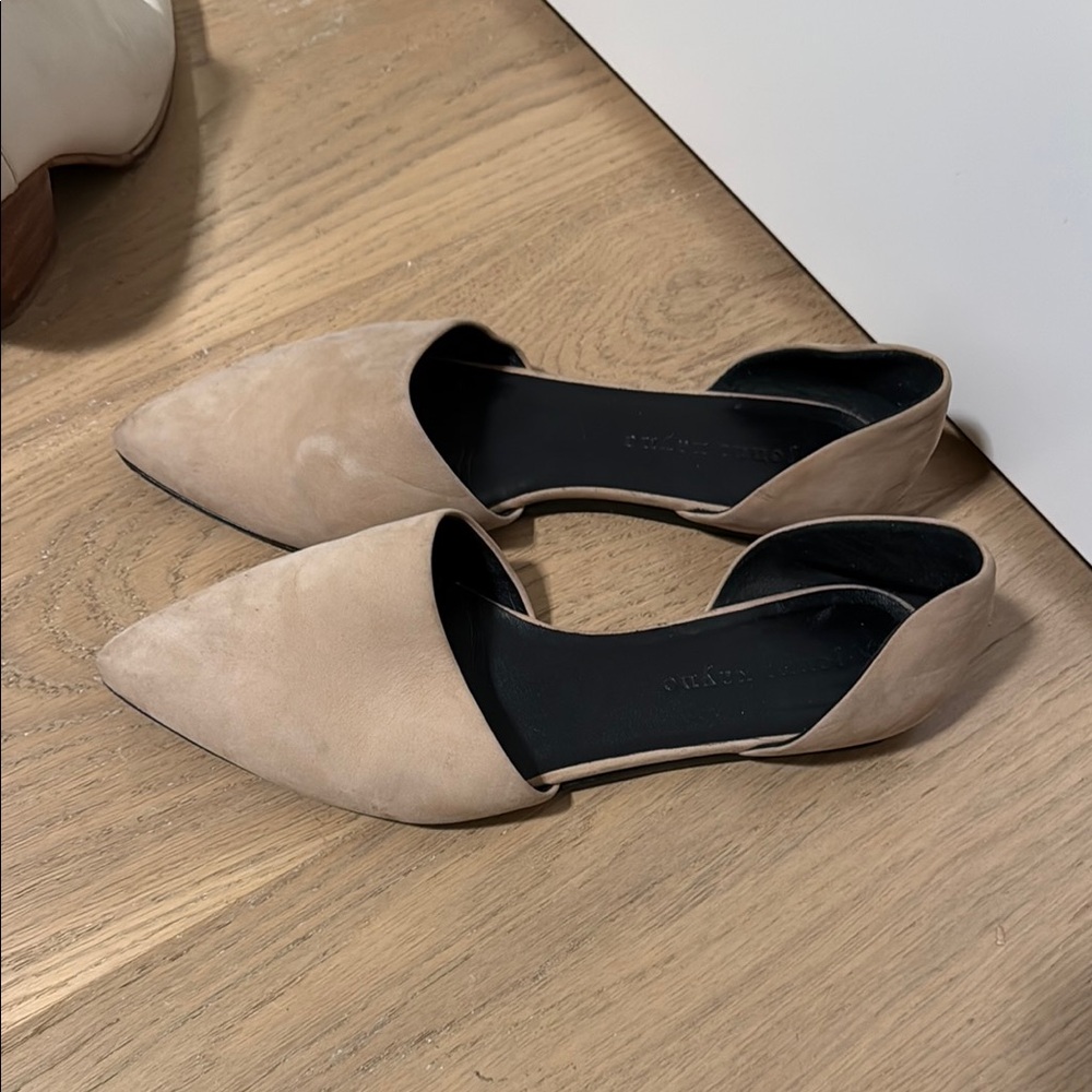 Jenni Kayne Tan and Black leather Flats with Pointed Toe